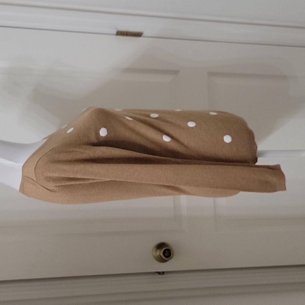 Banana Republic Size S Beige with White Polka Dot Long Sleeve Sweater, GUC - Picture 5 of 11